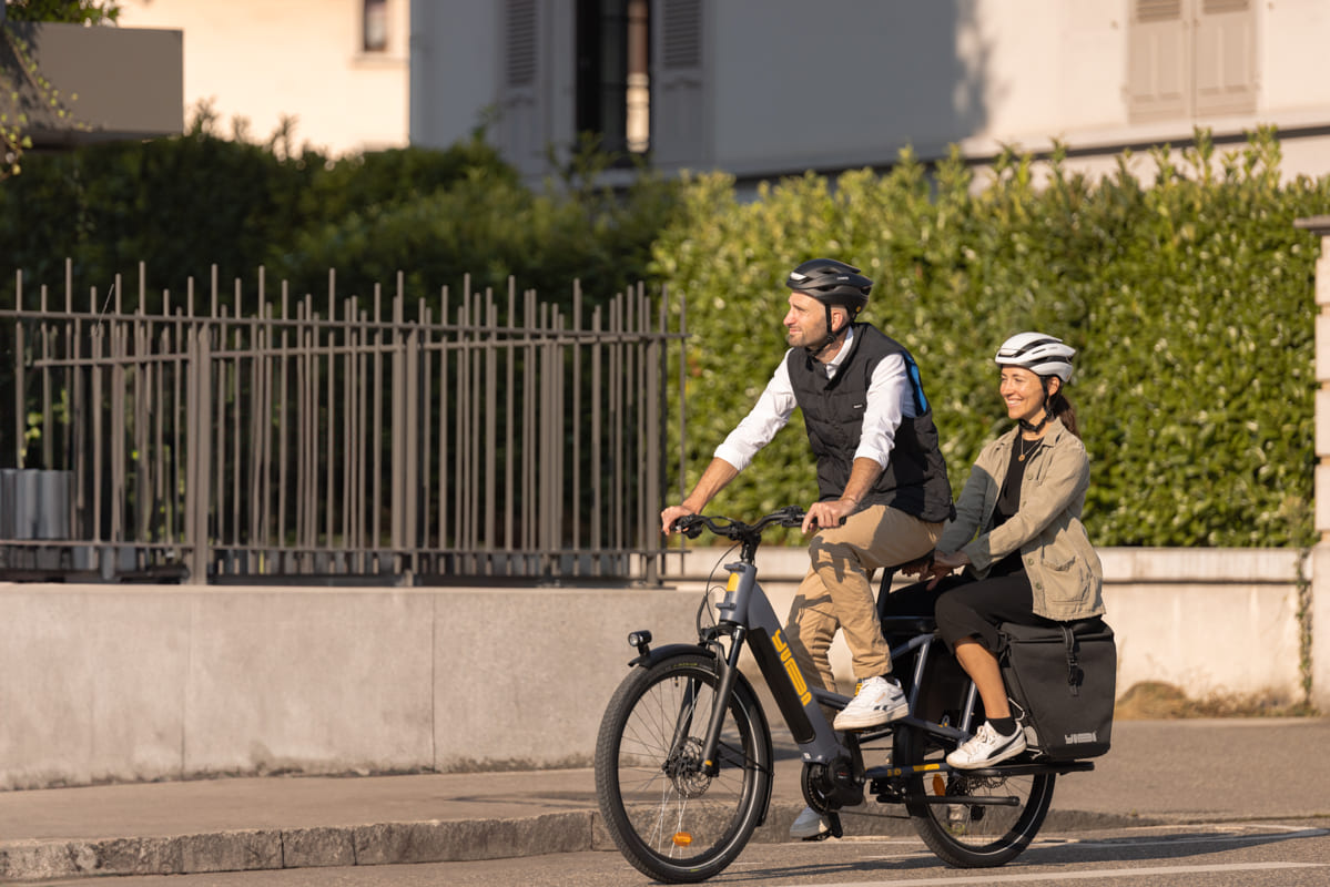 yubabikes_lifestyle_bodaboda_dusk_baguette_softspot_sideboards_backrest_crest_sideview_city_work_web-4