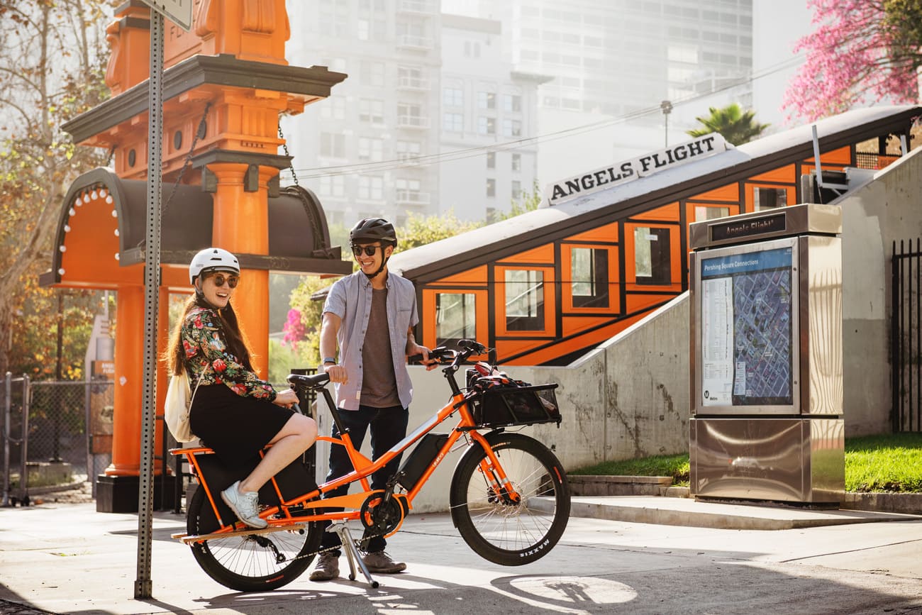 yuba_bikes_kombie5_orange_bread_basket_ring-1-1